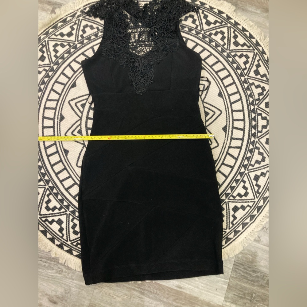 Stunning le chateau black formal dress - Picture 6 of 8